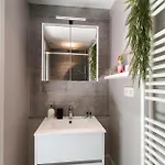 1 Bedroom Lovely In Appartement *