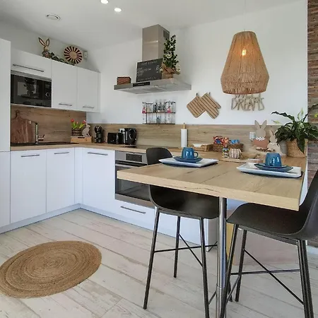 Apartmán 1 Bedroom Lovely In
