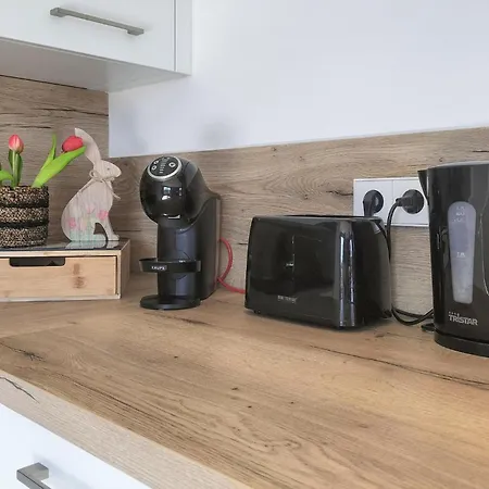 1 Bedroom Lovely In Apartament