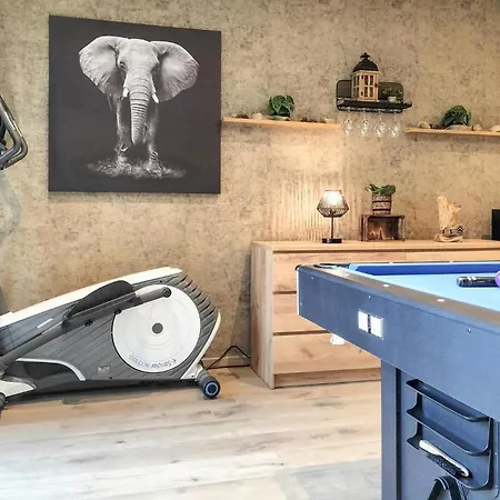 1 Bedroom Lovely In Apartament *