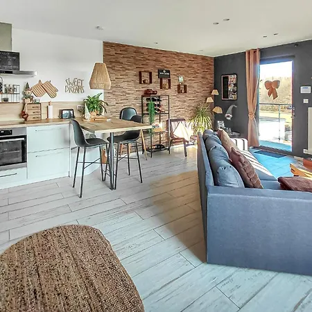 1 Bedroom Lovely In Lägenhet *
