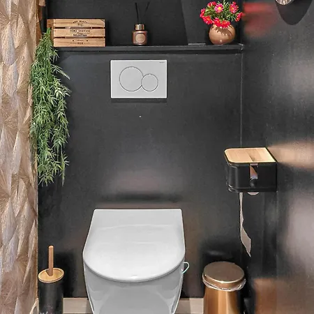 1 Bedroom Lovely In